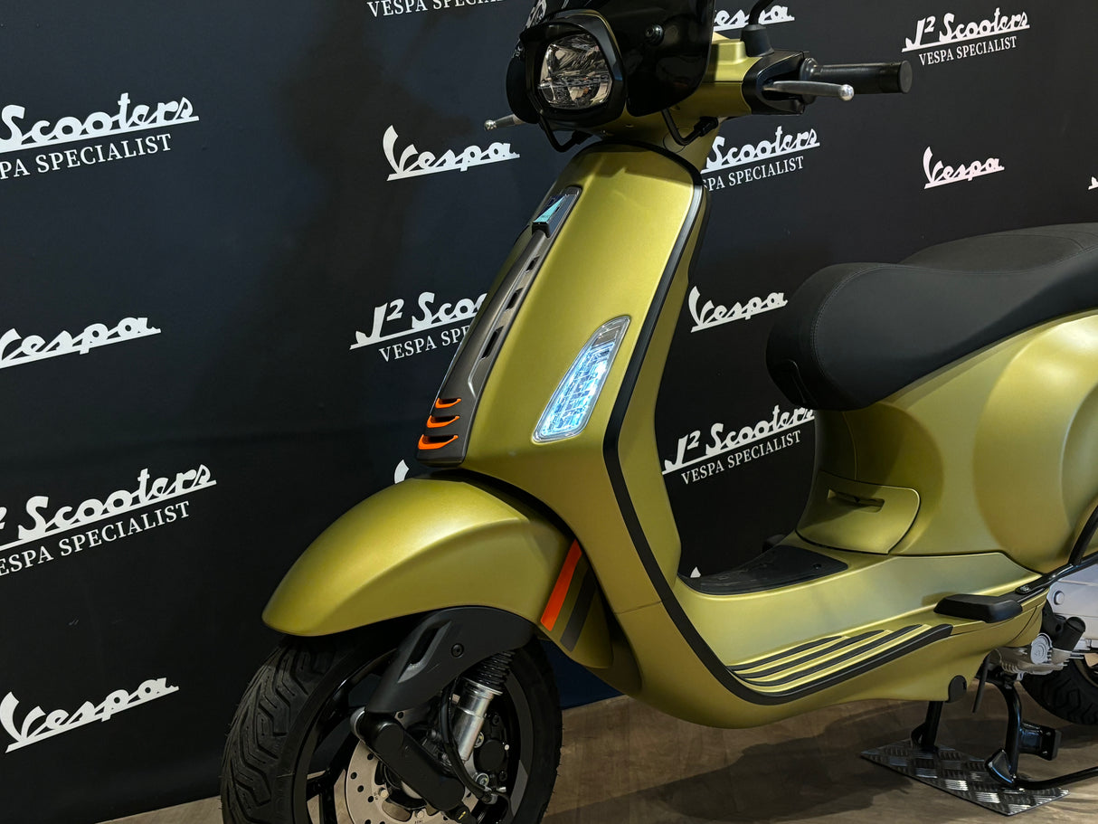 Vespa Sprint / Elettrica Facelift 2025 Verde Ambizioso Matt