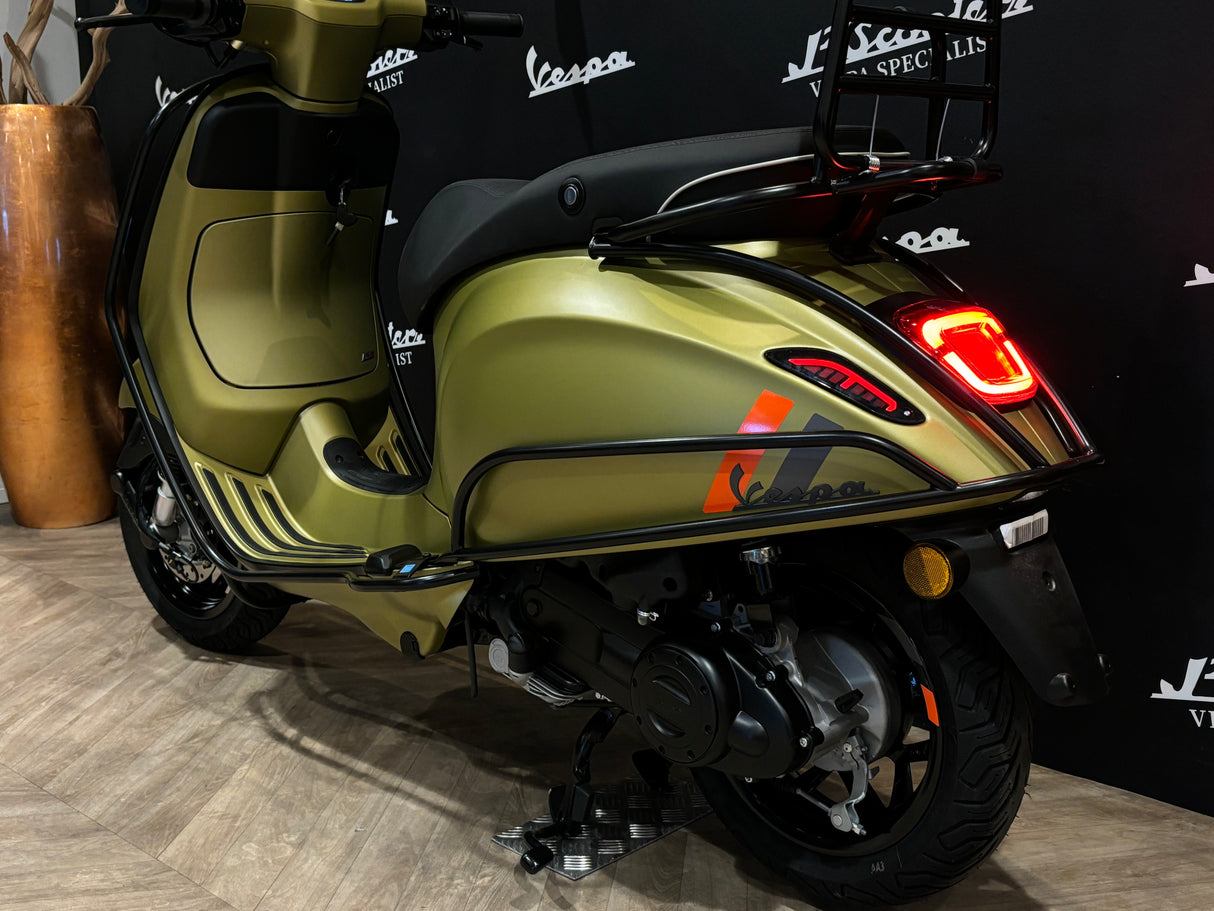 Vespa Sprint / Elettrica Facelift 2025 Verde Ambizioso Matt