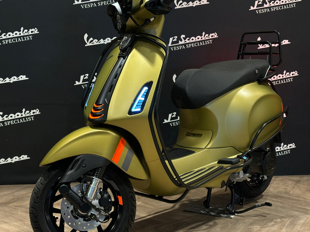 Vespa Sprint / Elettrica Facelift 2025 Verde Ambizioso Matt