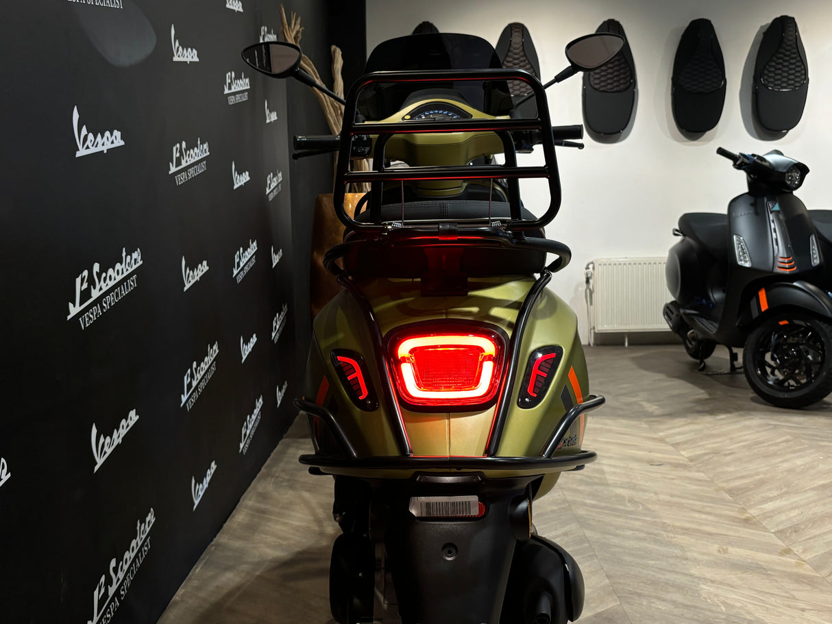 Vespa Sprint / Elettrica Facelift 2025 Verde Ambizioso Matt