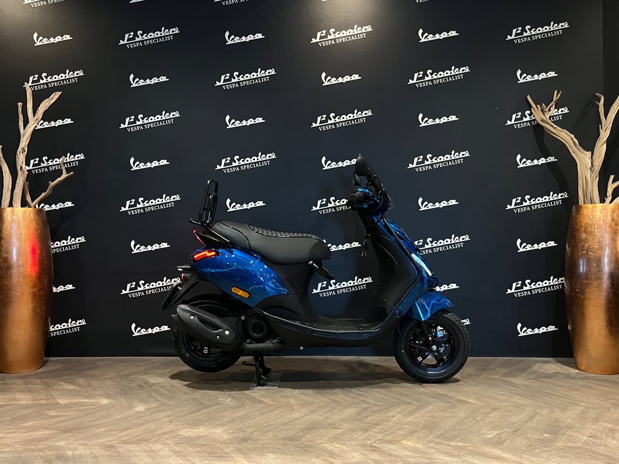 Piaggio Zip SP E5 HANDMADE AIRBRUSH CANDY BLIKSEM