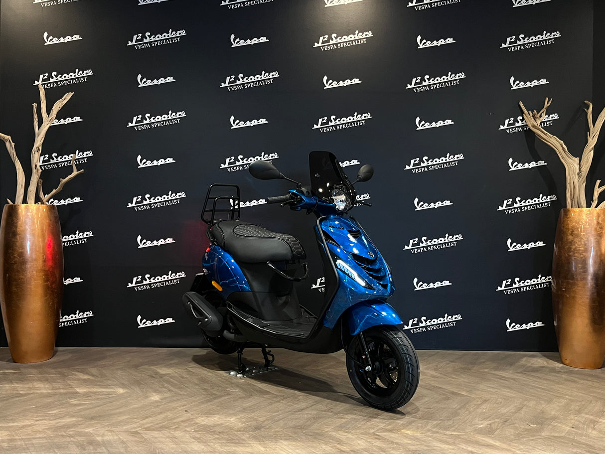 Piaggio Zip SP E5 HANDMADE AIRBRUSH CANDY BLIKSEM