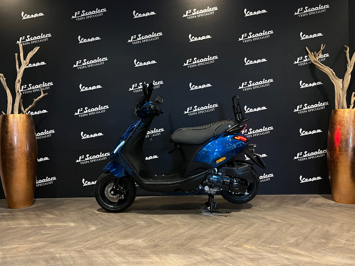 Piaggio Zip SP E5 HANDMADE AIRBRUSH CANDY BLIKSEM