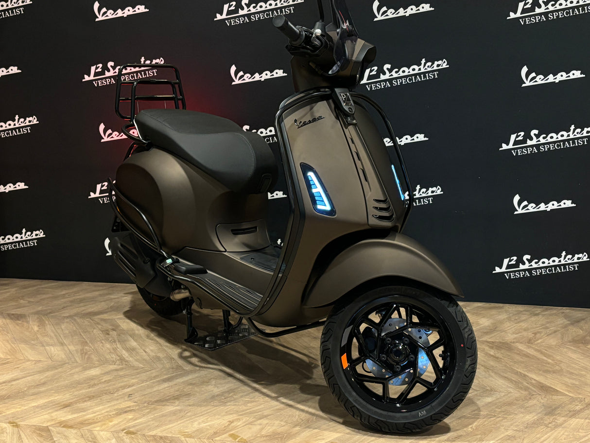 Vespa Sprint / Elettrica Facelift 2025 Marrakech Bruin BMW