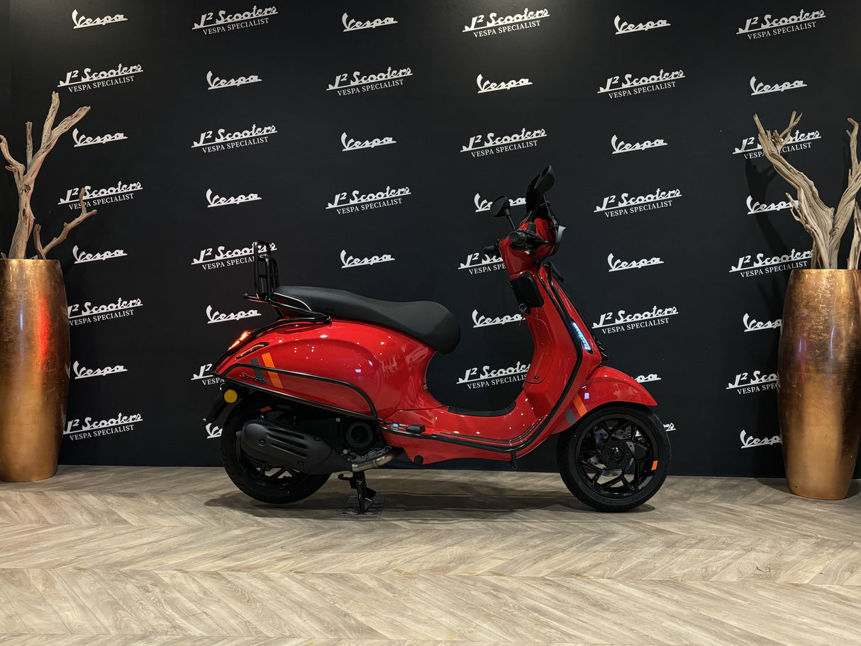 Vespa Sprint E5 Facelift 2025 Rosso Coraggioso