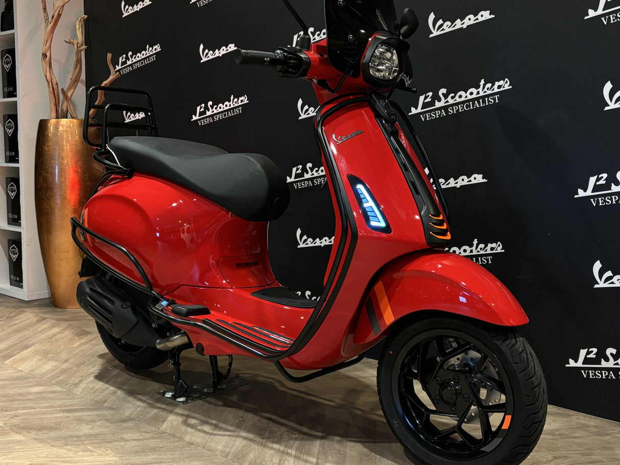 Vespa Sprint E5 Facelift 2025 Rosso Coraggioso