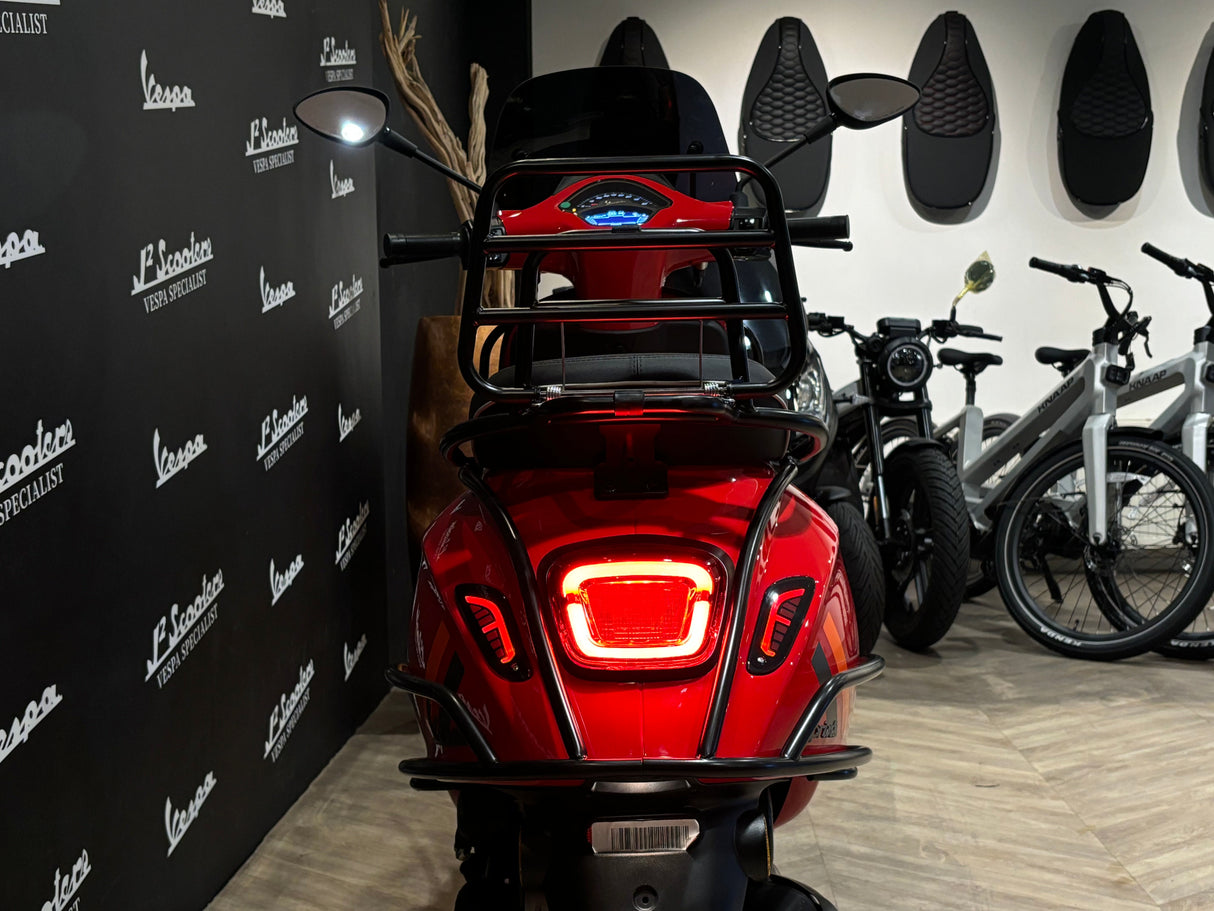 Vespa Sprint E5 Facelift 2025 Rosso Coraggioso
