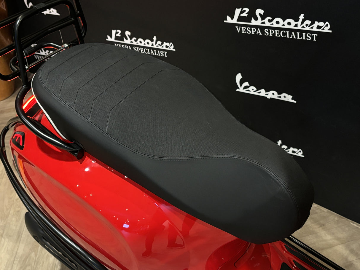 Vespa Sprint E5 Facelift 2025 Rosso Coraggioso