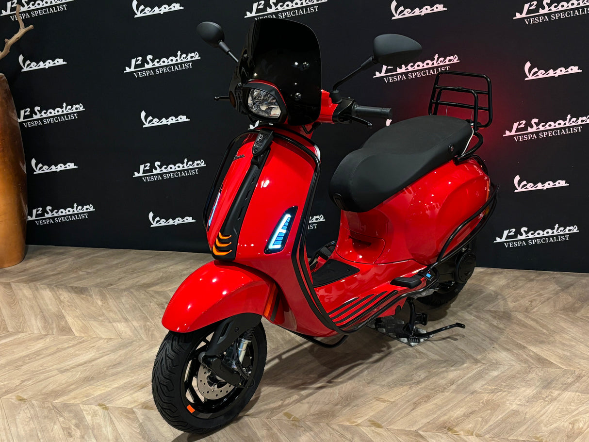 Vespa Sprint E5 Facelift 2025 Rosso Coraggioso