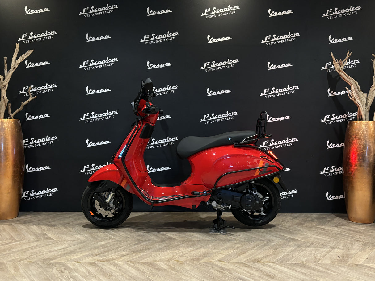 Vespa Sprint E5 Facelift 2025 Rosso Coraggioso