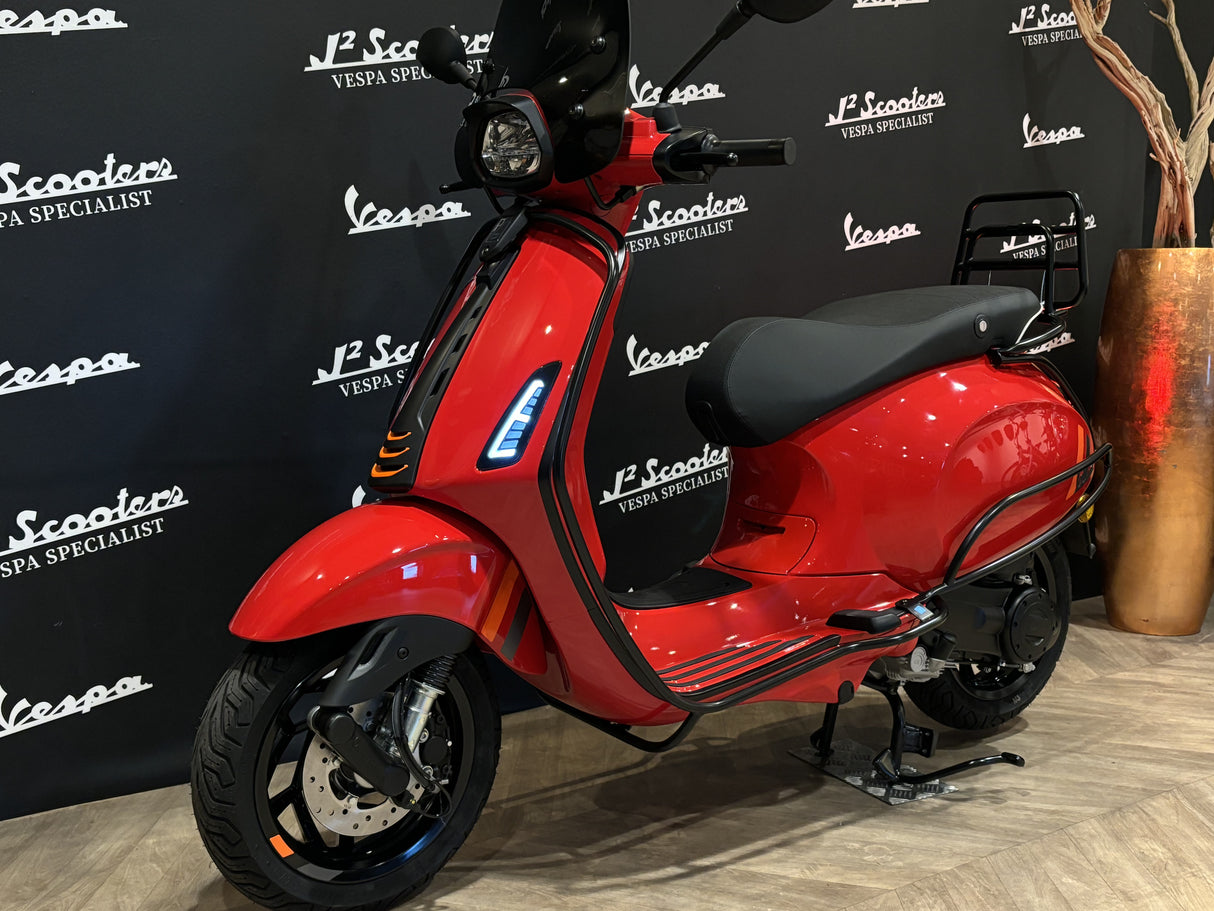 Vespa Sprint E5 Facelift 2025 Rosso Coraggioso
