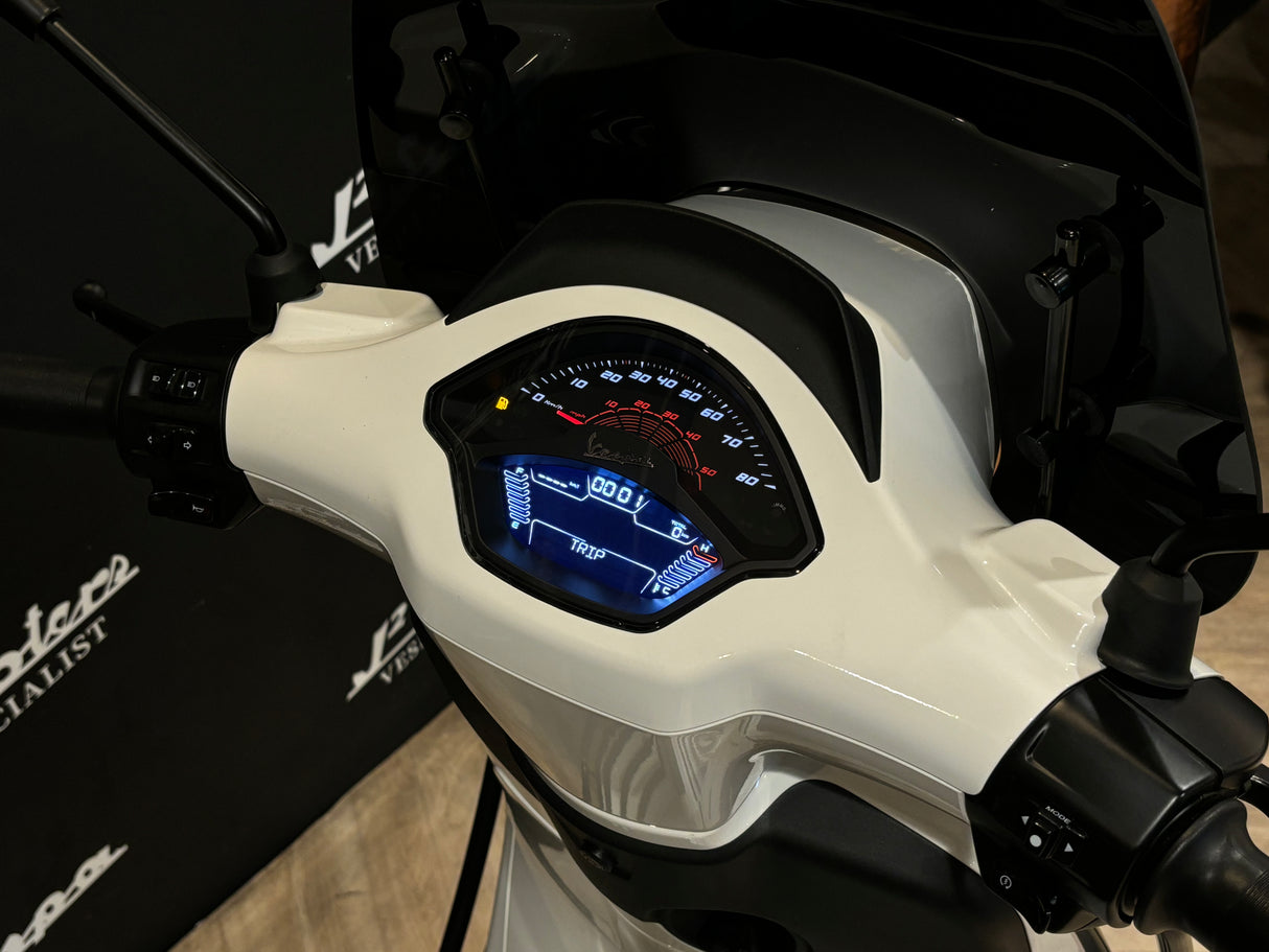 Vespa Sprint E5 Facelift 2025 Bianco Innocente