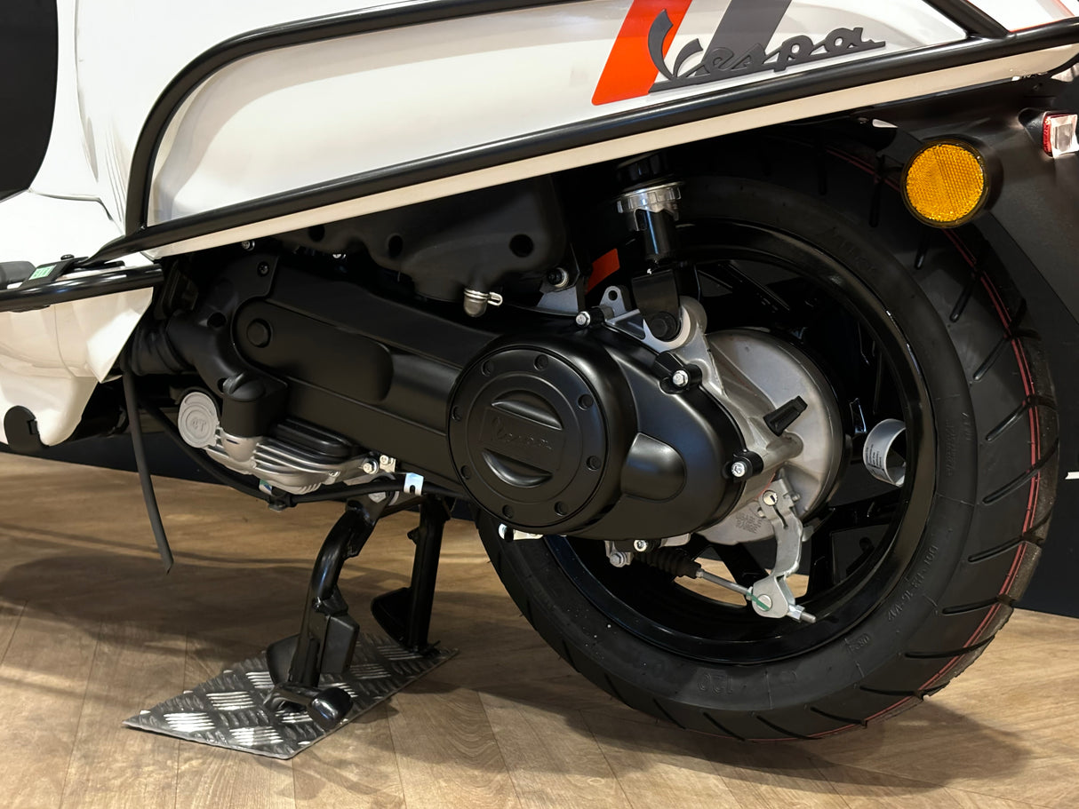 Vespa Sprint E5 Facelift 2025 Bianco Innocente