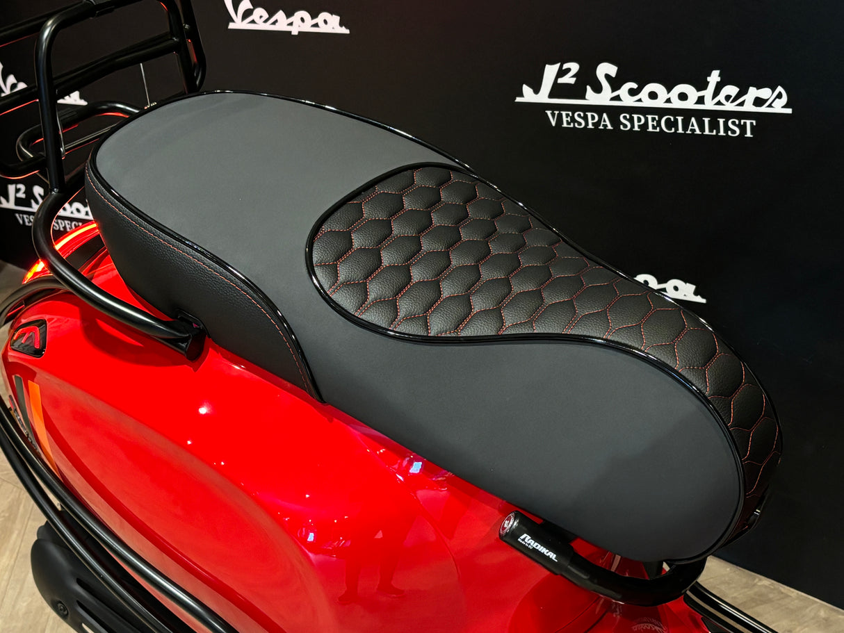Vespa Sprint E5 Facelift 2025 Rosso Coraggioso