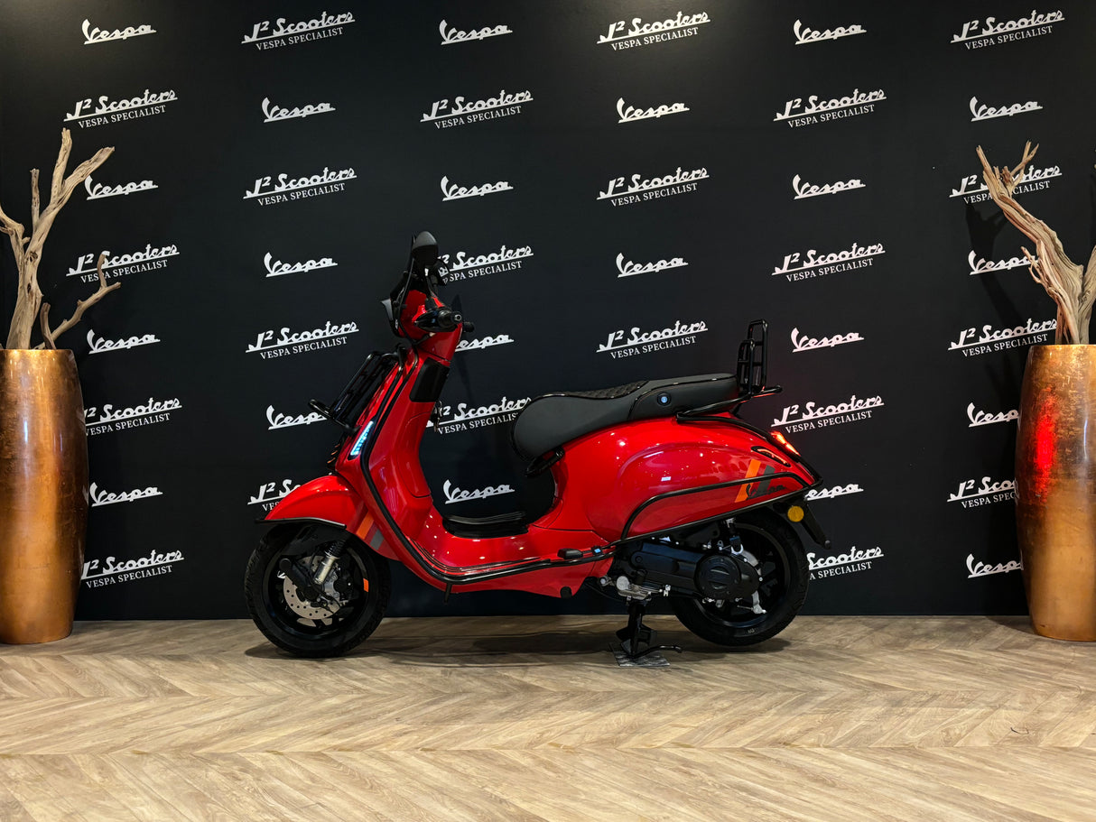 Vespa Sprint E5 Facelift 2025 Rosso Coraggioso