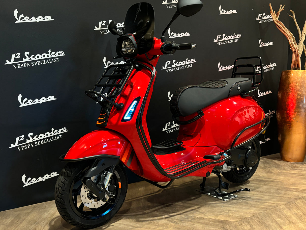 Vespa Sprint E5 Facelift 2025 Rosso Coraggioso