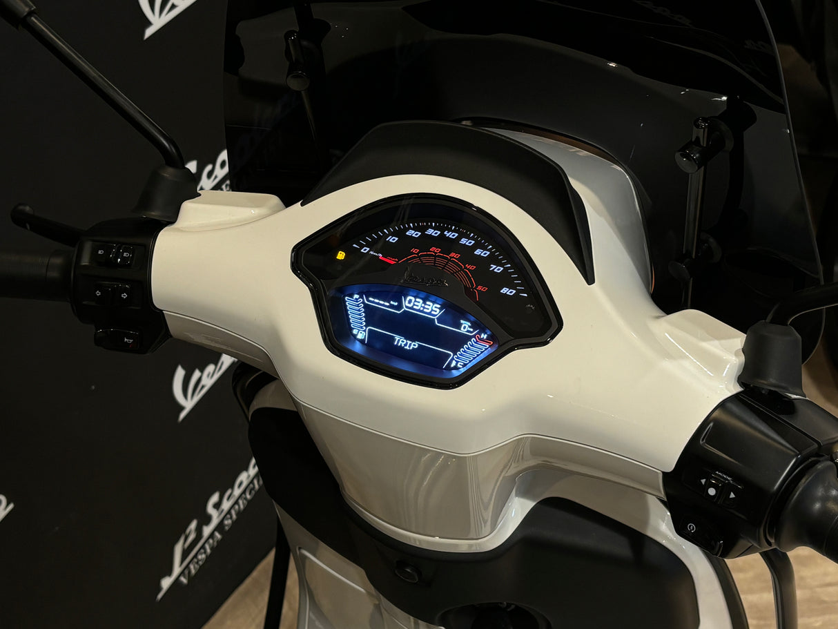 Vespa Sprint E5 Facelift 2025 Bianco Innocente