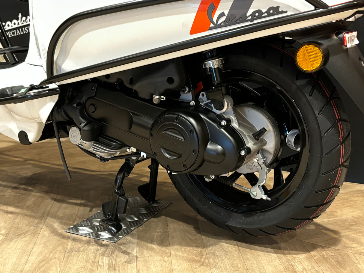Vespa Sprint E5 Facelift 2025 Bianco Innocente