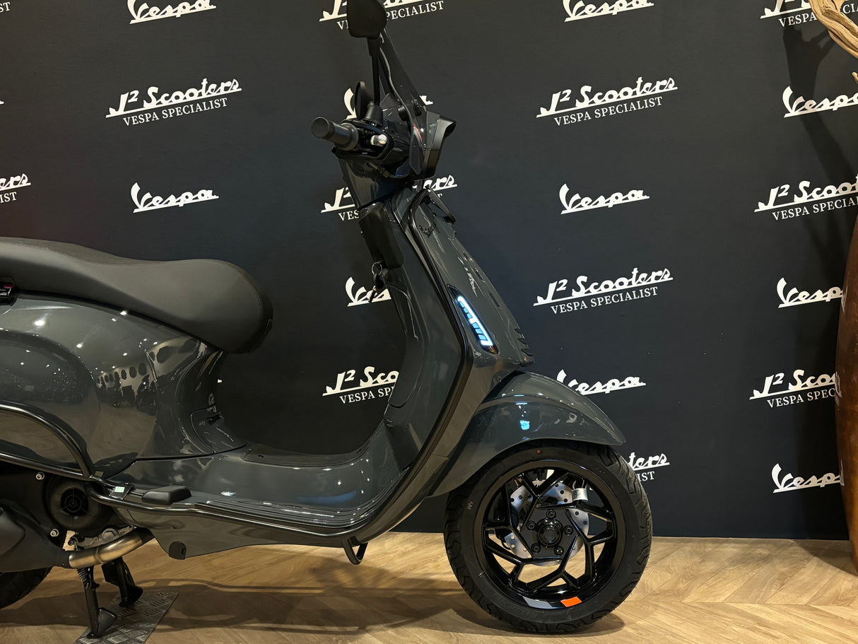 Vespa Sprint / Elettrica Facelift 2025 Audi Nano Grey