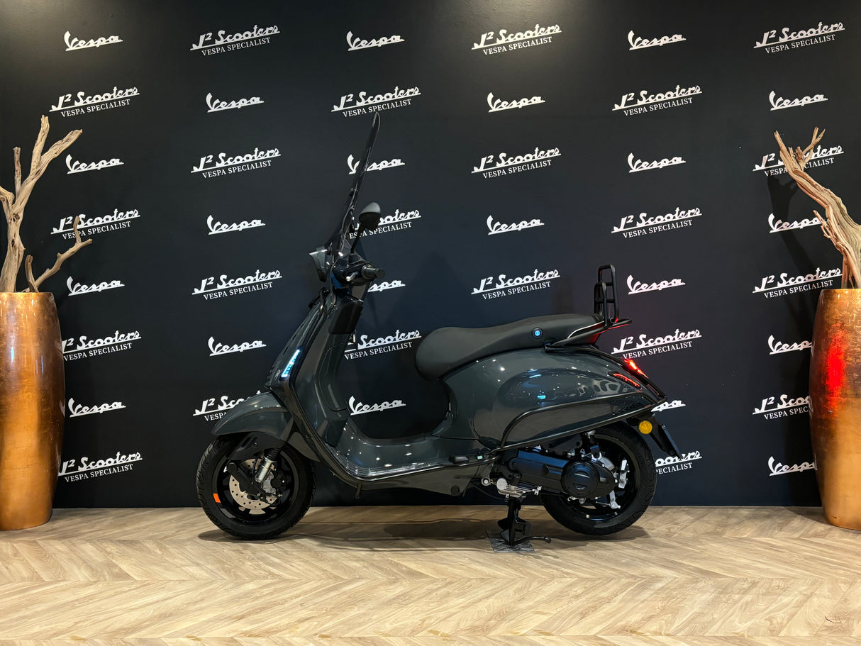 Vespa Sprint / Elettrica Facelift 2025 Audi Nano Grey