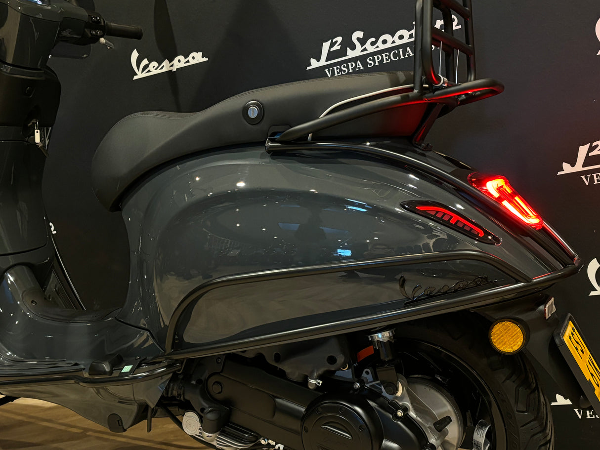 Vespa Sprint / Elettrica Facelift 2025 Audi Nano Grey
