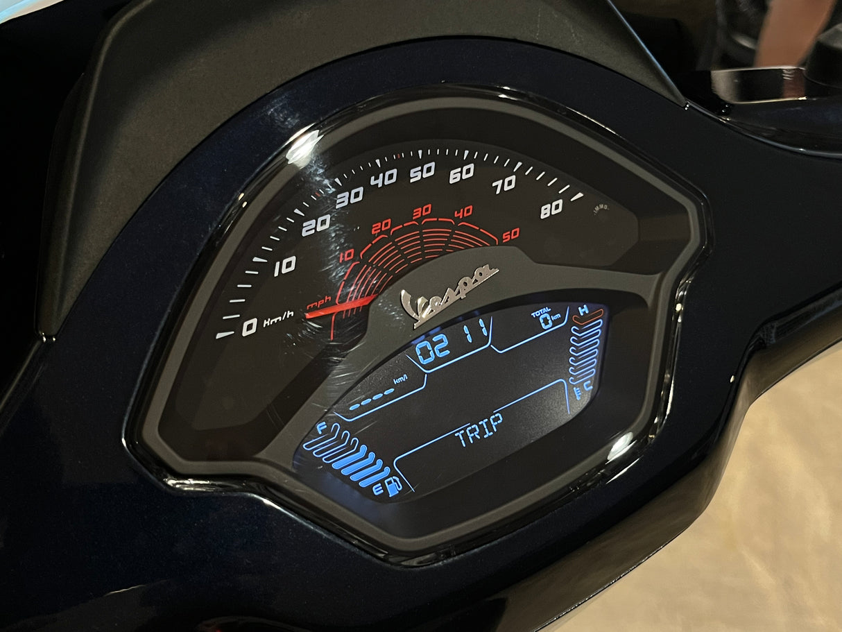 Vespa Sprint / Elettrica Facelift 2025 Dark Midnight Blue