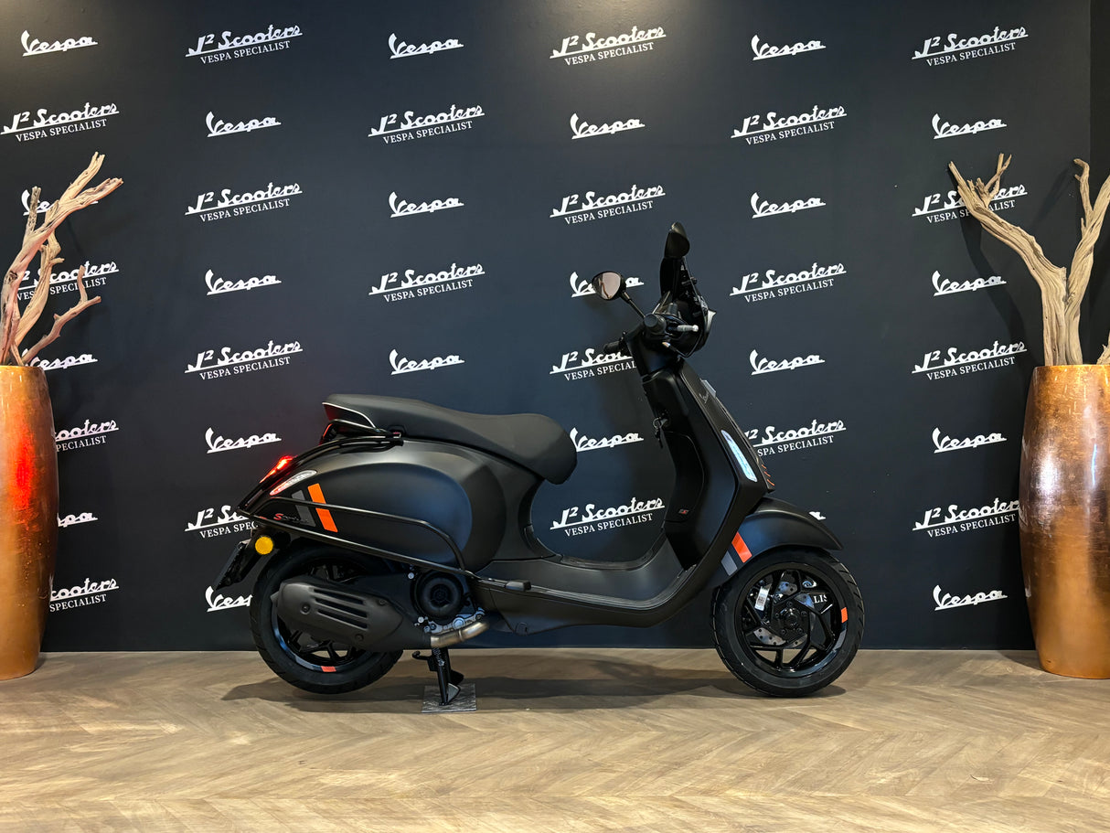 Vespa Sprint / Elettrica Facelift 2025 Nero Convinto Matt