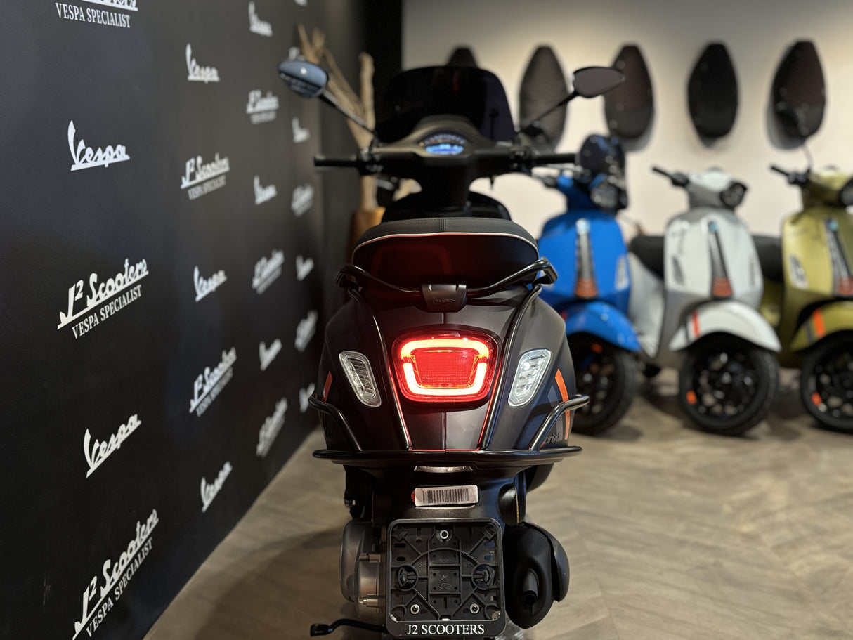 Vespa Sprint / Elettrica Facelift 2025 Nero Convinto Matt