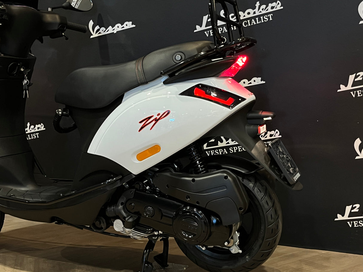 Piaggio Zip SP E5 Glans Wit