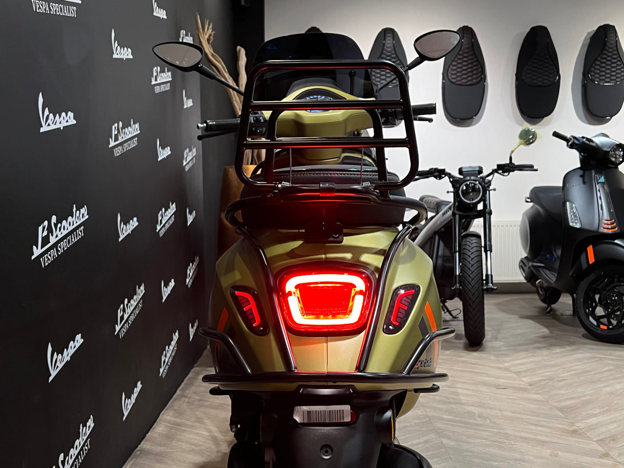 Vespa Sprint / Elettrica Facelift 2025 Verde Ambizioso Matt