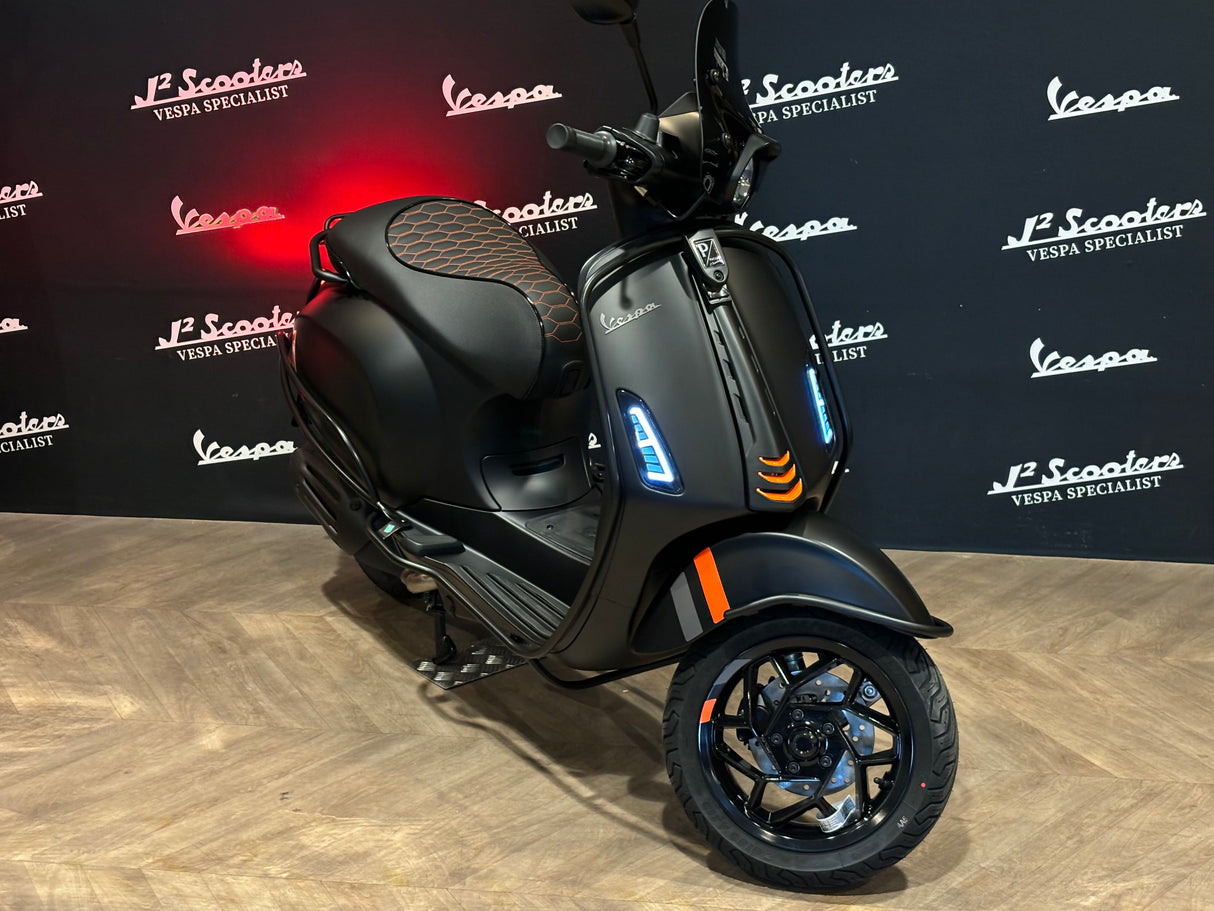 Vespa Sprint / Elettrica Facelift 2025 Nero Convinto Matt