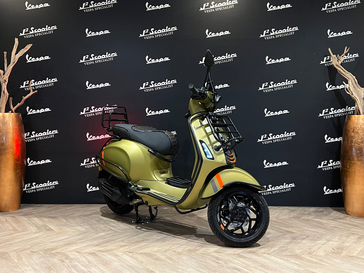 Vespa Sprint / Elettrica Facelift 2025 Verde Ambizioso Matt