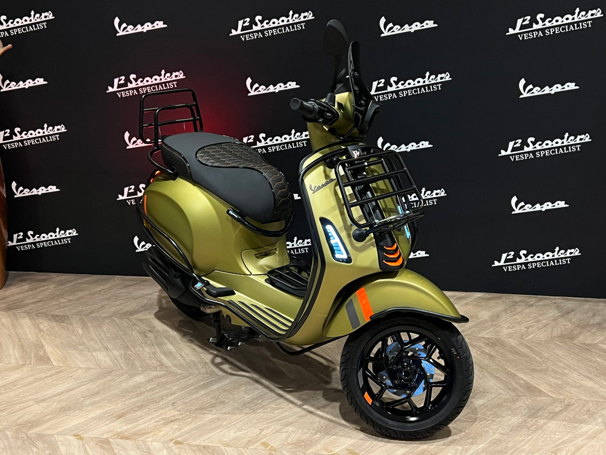 Vespa Sprint / Elettrica Facelift 2025 Verde Ambizioso Matt