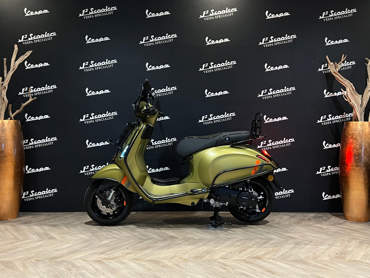 Vespa Sprint / Elettrica Facelift 2025 Verde Ambizioso Matt