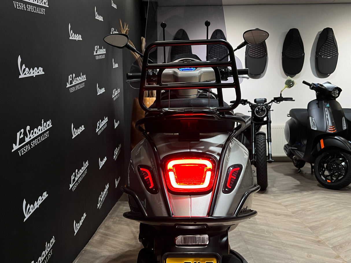 Vespa Sprint / Elettrica Facelift 2025 White Gold