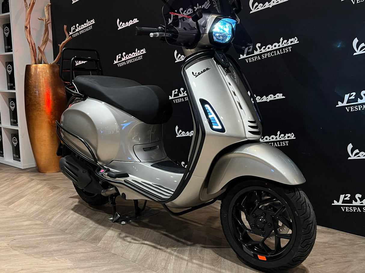 Vespa Sprint / Elettrica Facelift 2025 White Gold