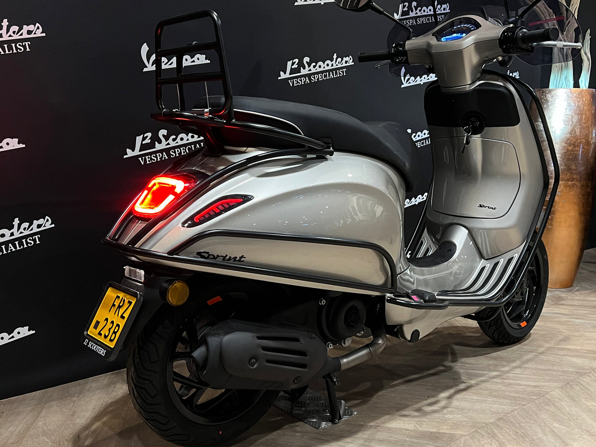Vespa Sprint / Elettrica Facelift 2025 White Gold
