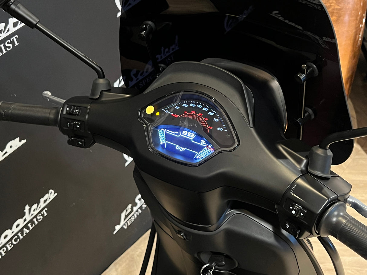 Vespa Sprint / Elettrica Facelift 2025 Nero Convinto