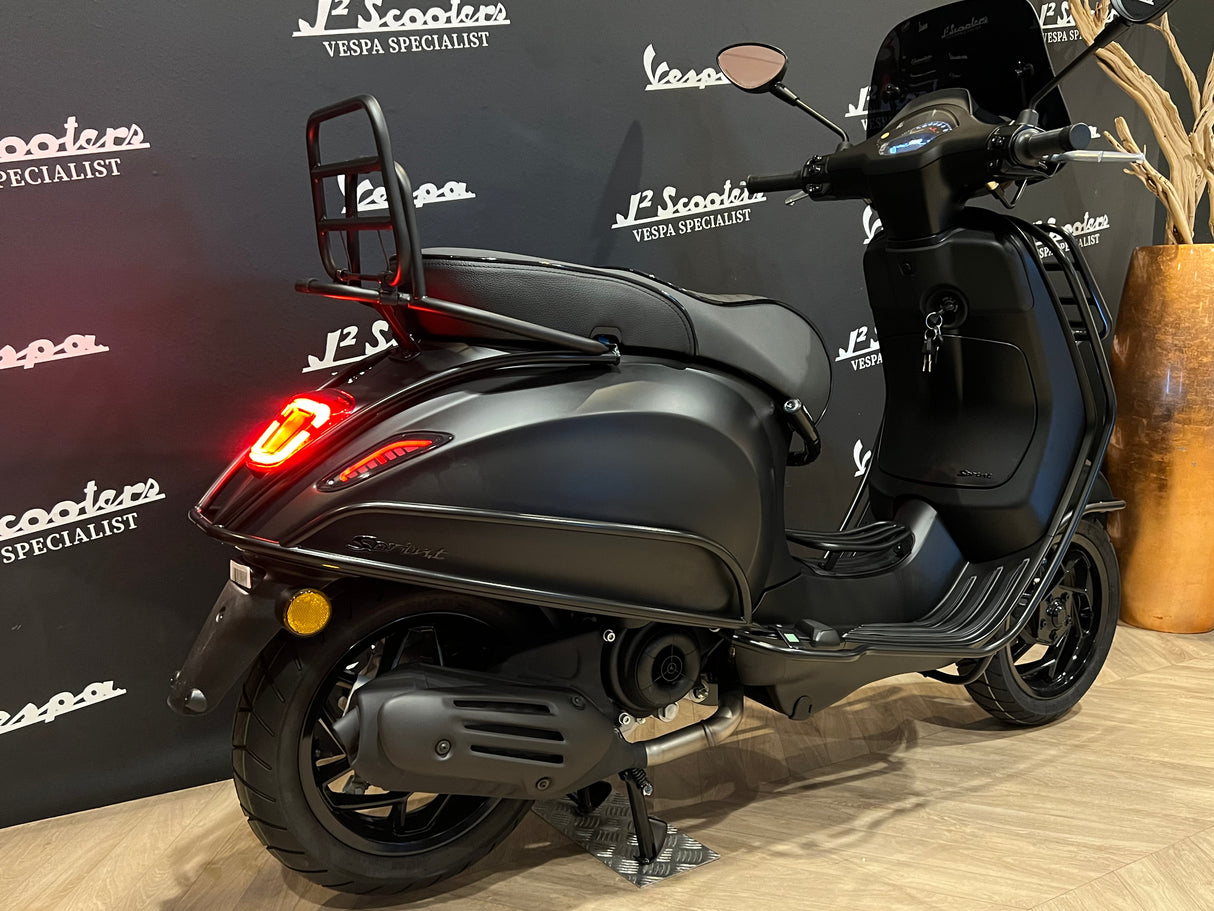 Vespa Sprint / Elettrica Facelift 2025 Nero Convinto (volledig zwart)