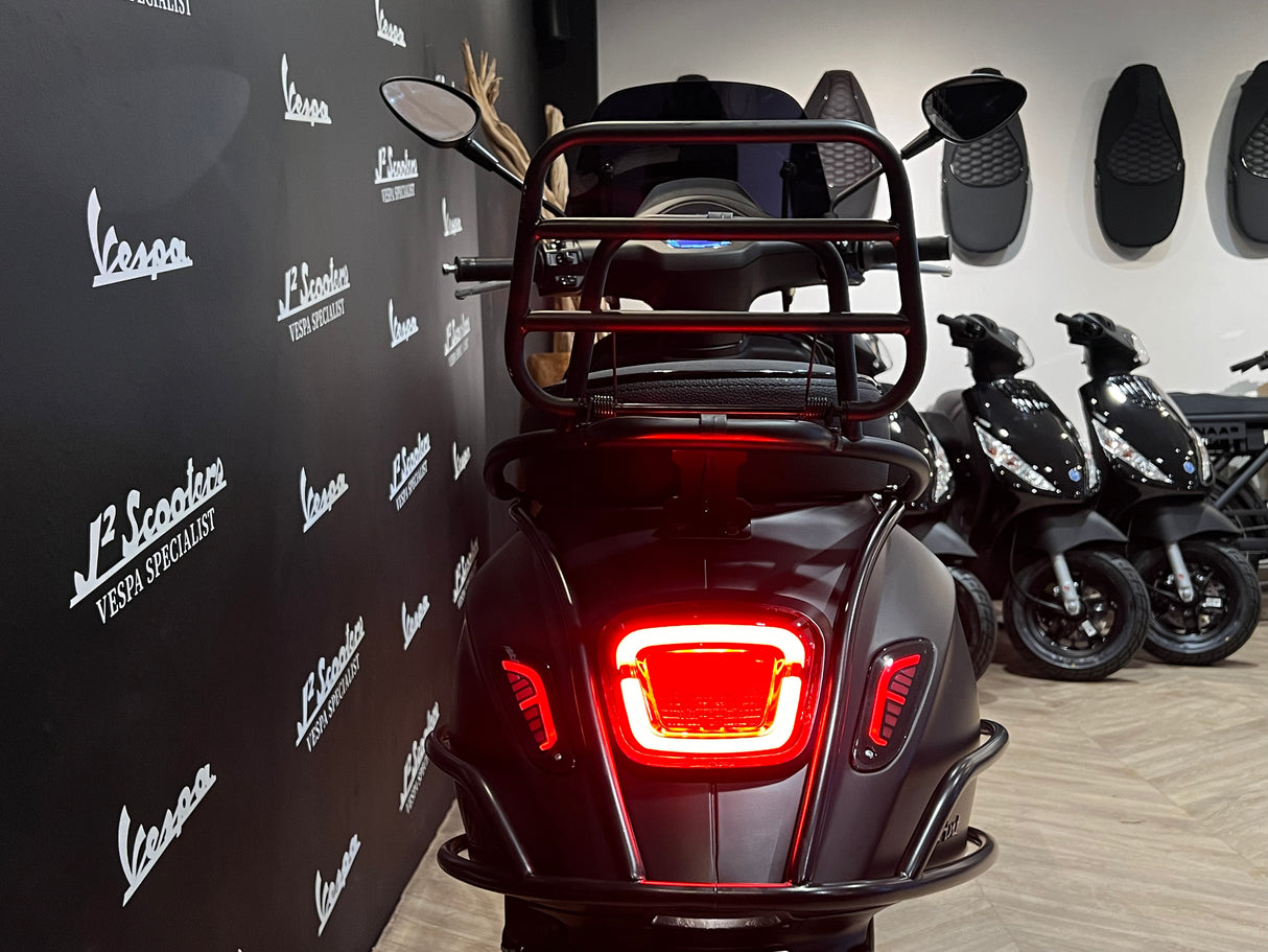 Vespa Sprint / Elettrica Facelift 2025 Nero Convinto (volledig zwart)