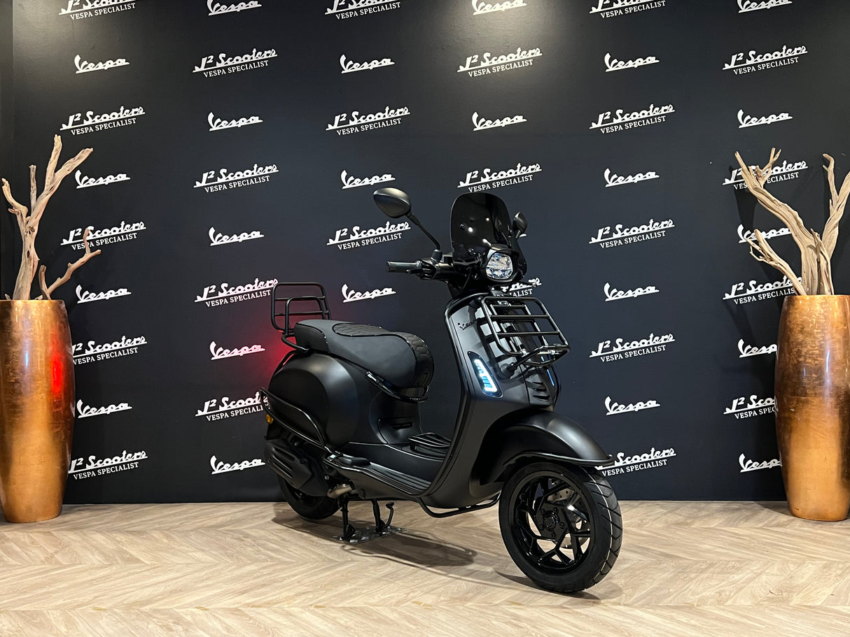 Vespa Sprint / Elettrica Facelift 2025 Nero Convinto (volledig zwart)