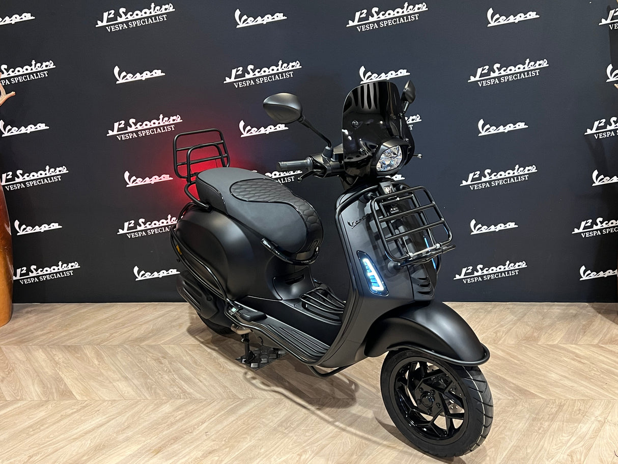 Vespa Sprint / Elettrica Facelift 2025 Nero Convinto (volledig zwart)