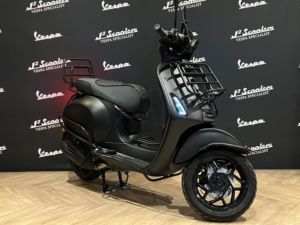 Vespa Sprint / Elettrica Facelift 2025 Nero Convinto (volledig zwart)