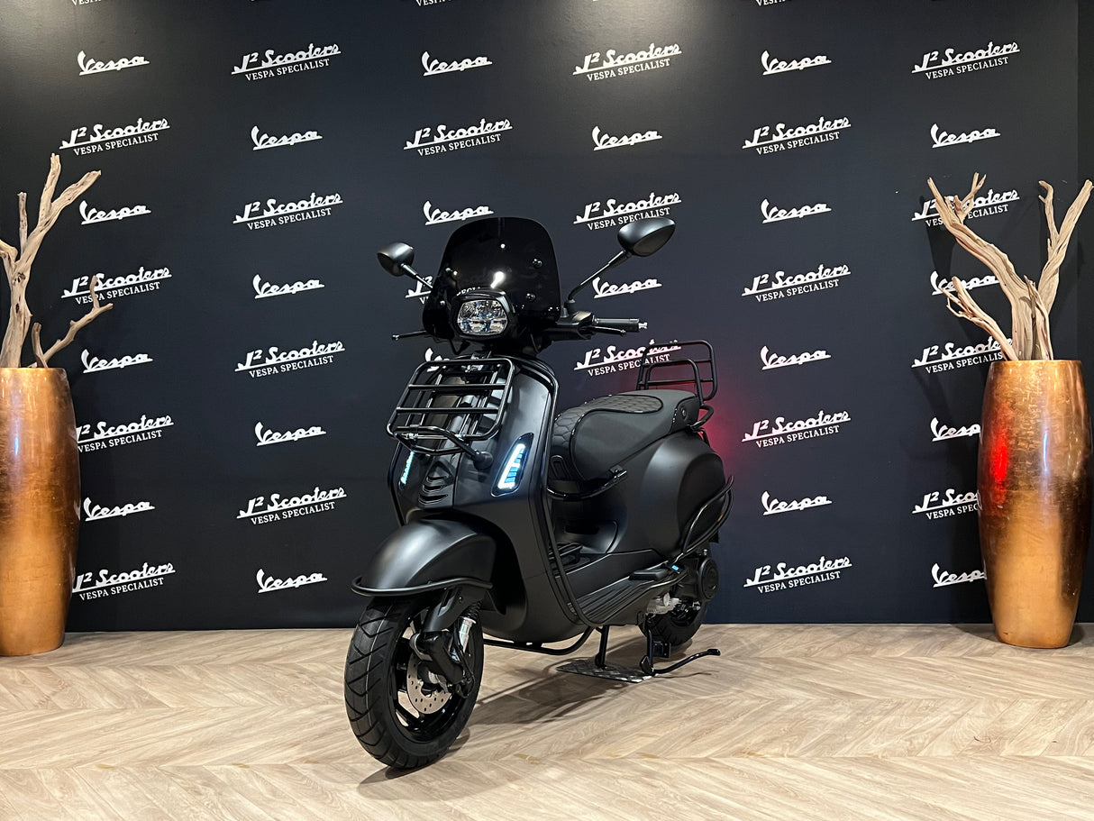 Vespa Sprint / Elettrica Facelift 2025 Nero Convinto (volledig zwart)
