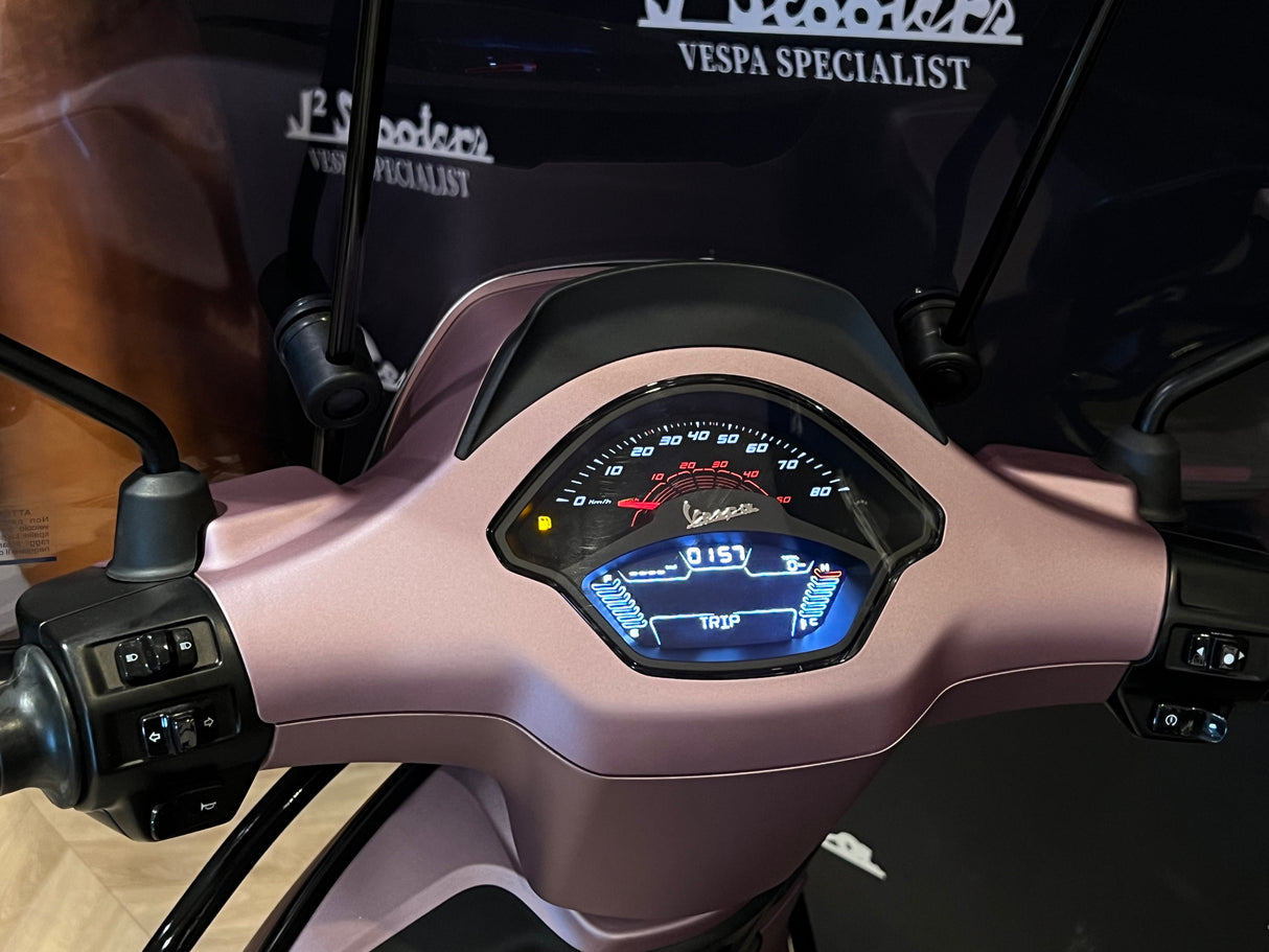 Vespa Sprint / Elettrica Facelift 2025 Rolls Royce Rose Gold