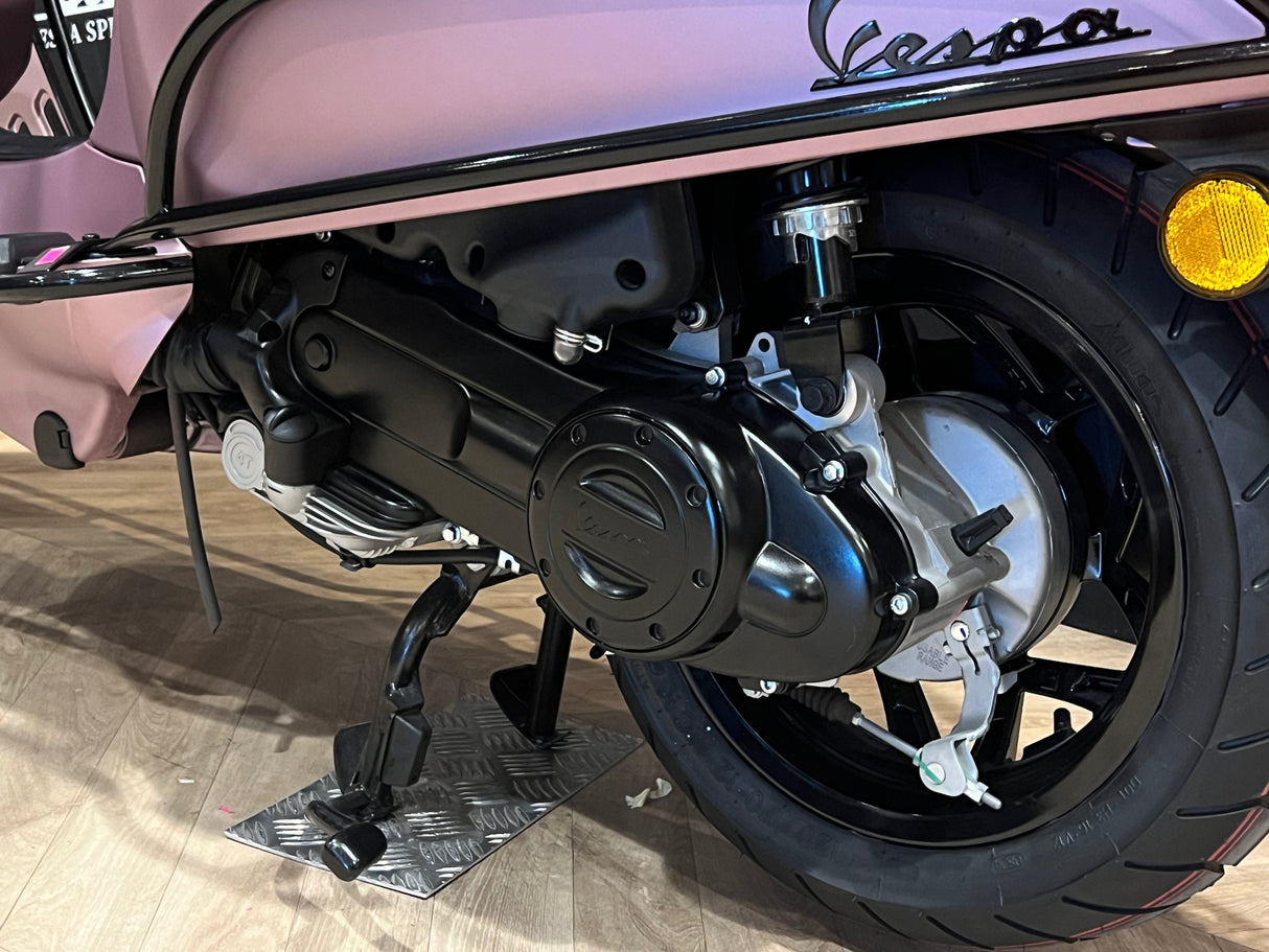 Vespa Sprint / Elettrica Facelift 2025 Rolls Royce Rose Gold