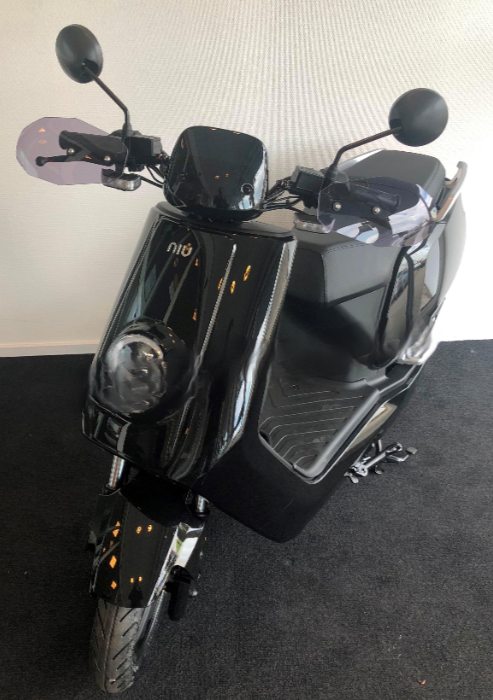 Kappenset Glans Zwart / Wit Niu N1 / NQi Sport