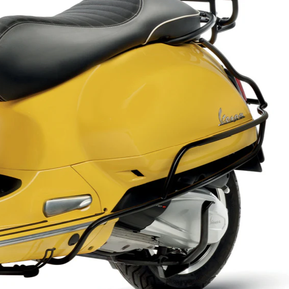 Achtervalbeugels origineel mat zwart / chrome Vespa GTS