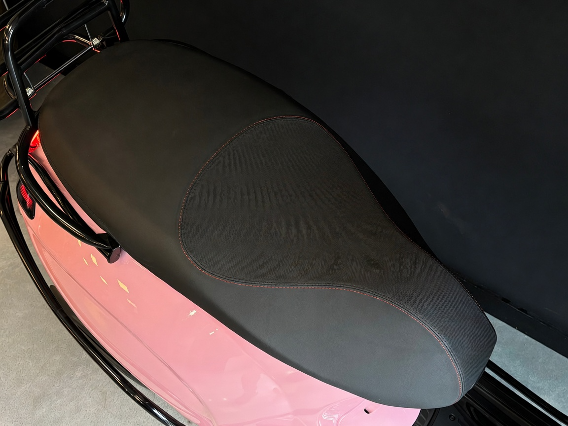 Vespa Sprint | Porsche Pastel Pink