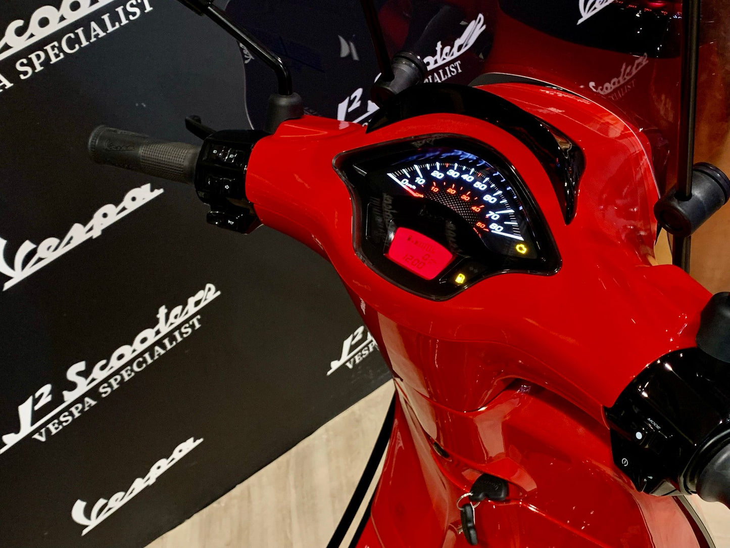 Vespa Sprint E5 rood Dragon Rosso